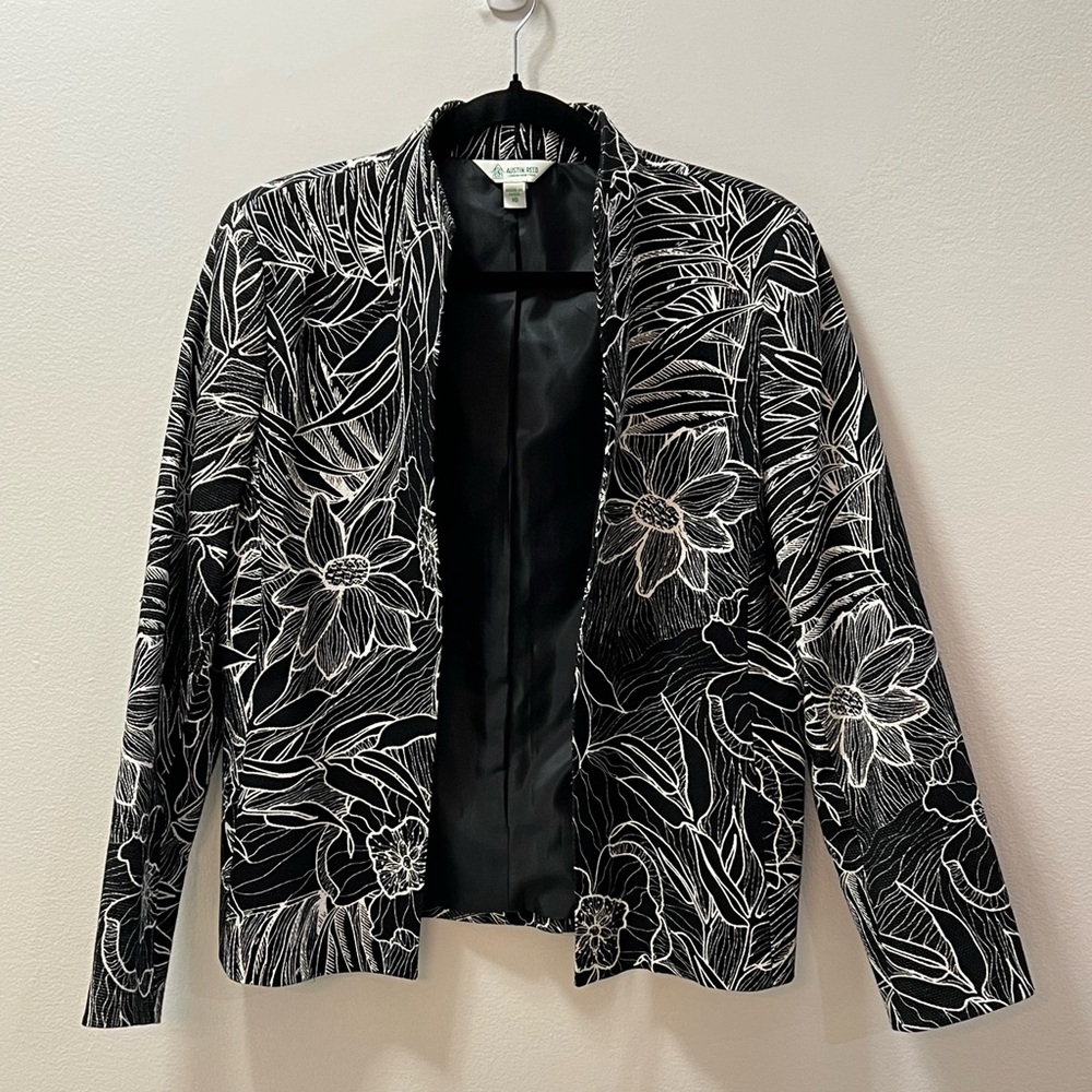 Austin Reed Black and White Floral Women's Jacket Size 10